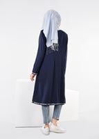Tesettür giyim LACİVERT YAZILI ŞERİT DETAYLI TRENÇKOT 1104 