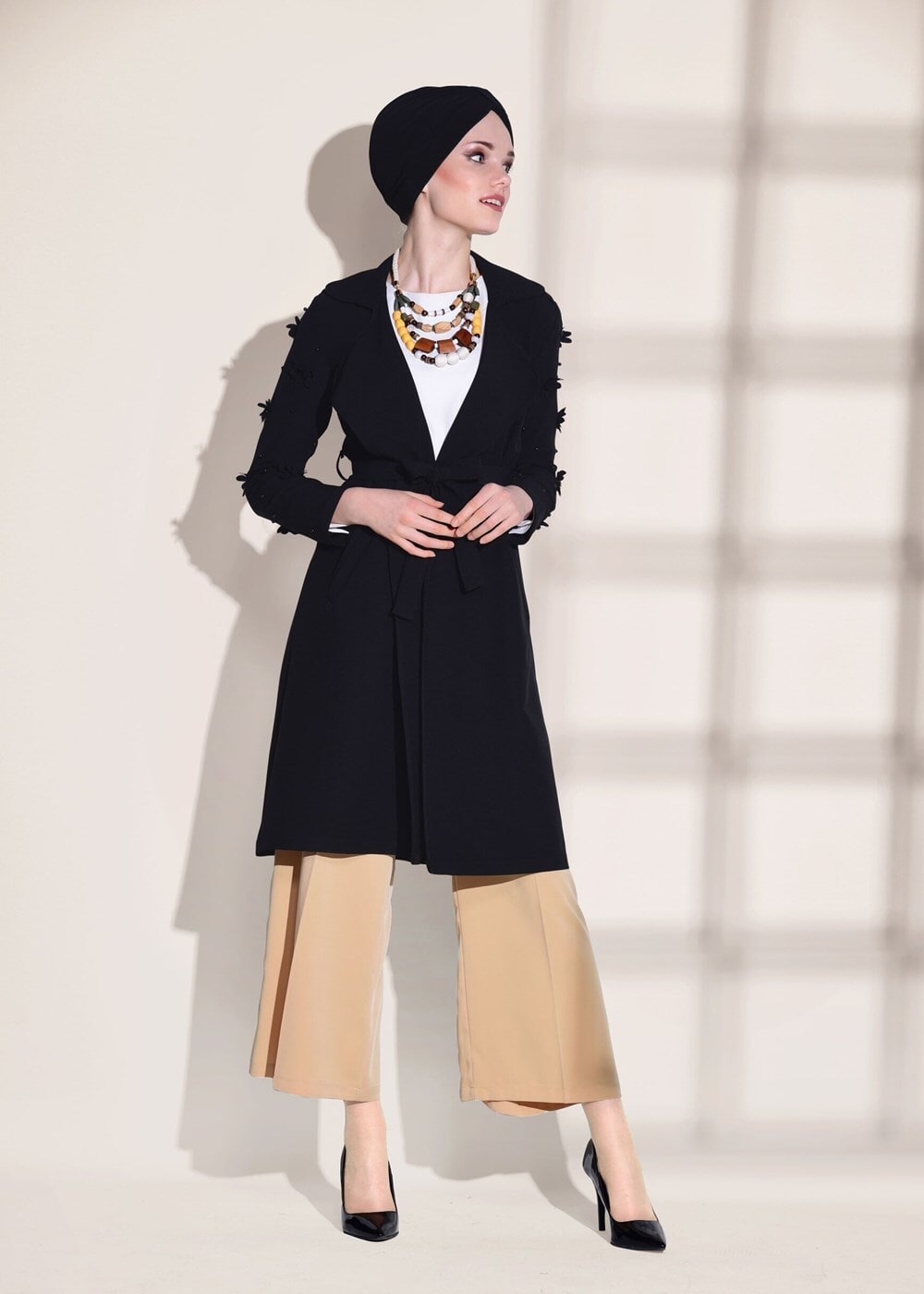 Tesettür giyim SİYAH T 1358 ModaBu- Lazer Kesimli Kuşak Detaylı Trençkot