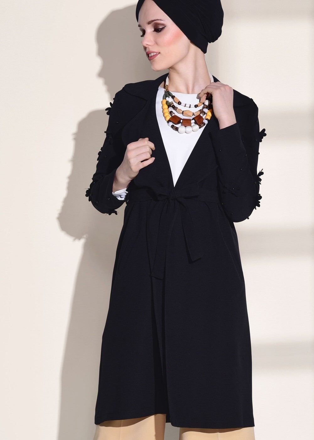 Tesettür giyim SİYAH T 1358 ModaBu- Lazer Kesimli Kuşak Detaylı Trençkot