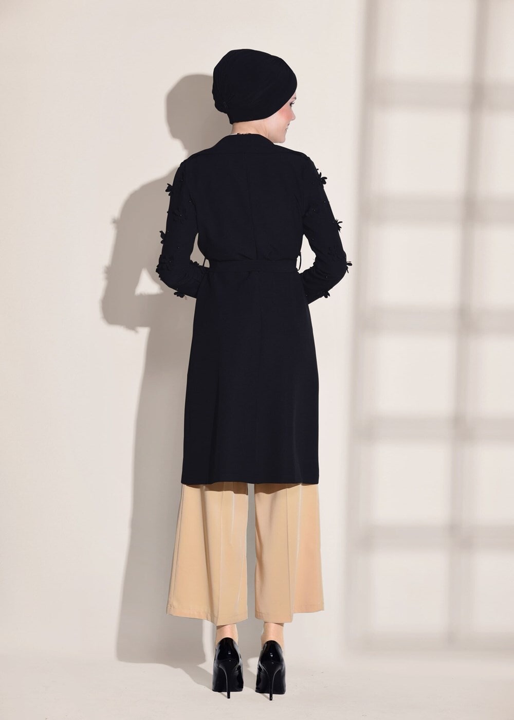 Tesettür giyim SİYAH T 1358 ModaBu- Lazer Kesimli Kuşak Detaylı Trençkot