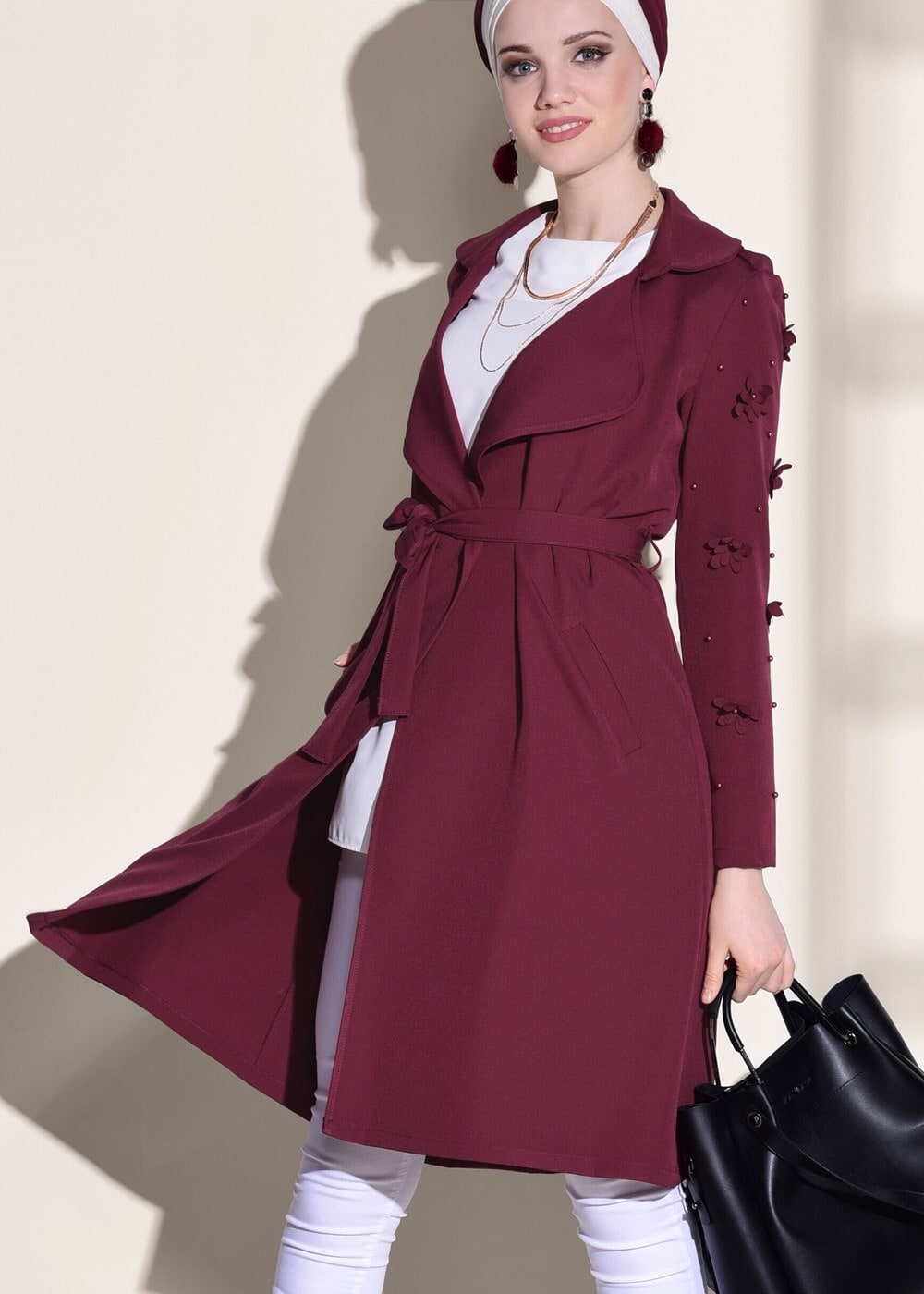 Tesettür giyim BORDO T 1358 ModaBu- Lazer Kesimli Kuşak Detaylı Trençkot