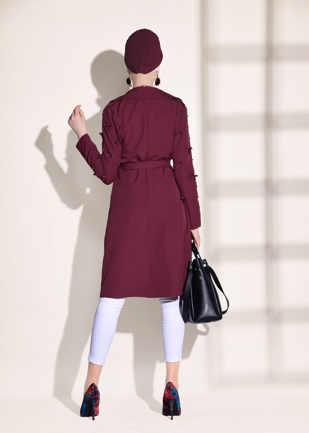Tesettür giyim BORDO T 1358 ModaBu- Lazer Kesimli Kuşak Detaylı Trençkot