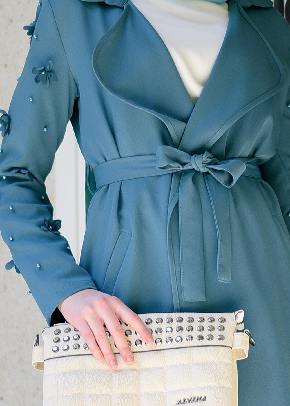 Tesettür giyim MAVİ T 1358 ModaBu- Lazer Kesimli Kuşak Detaylı Trençkot