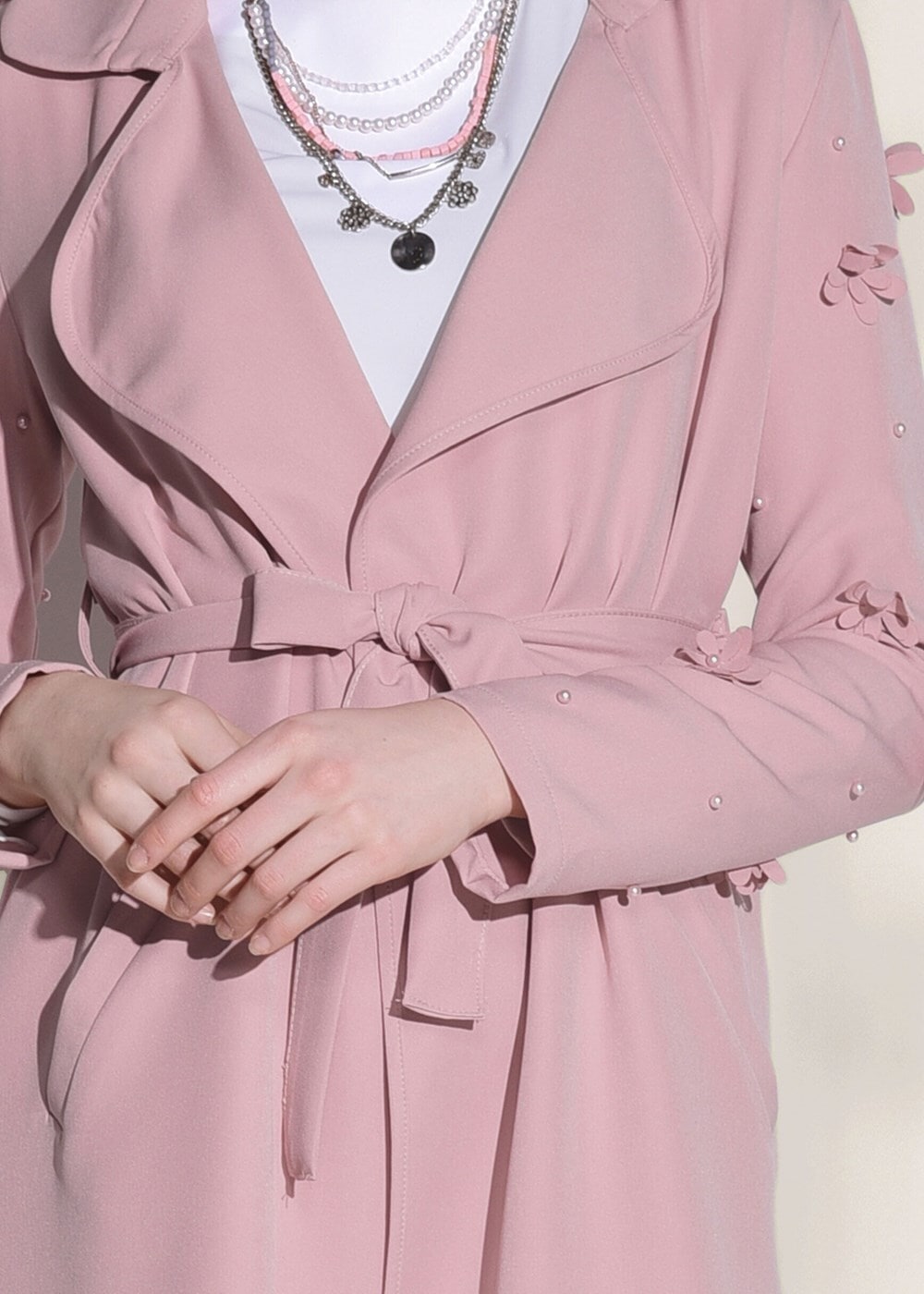 Tesettür giyim PUDRA T 1358 ModaBu- Lazer Kesimli Kuşak Detaylı Trençkot