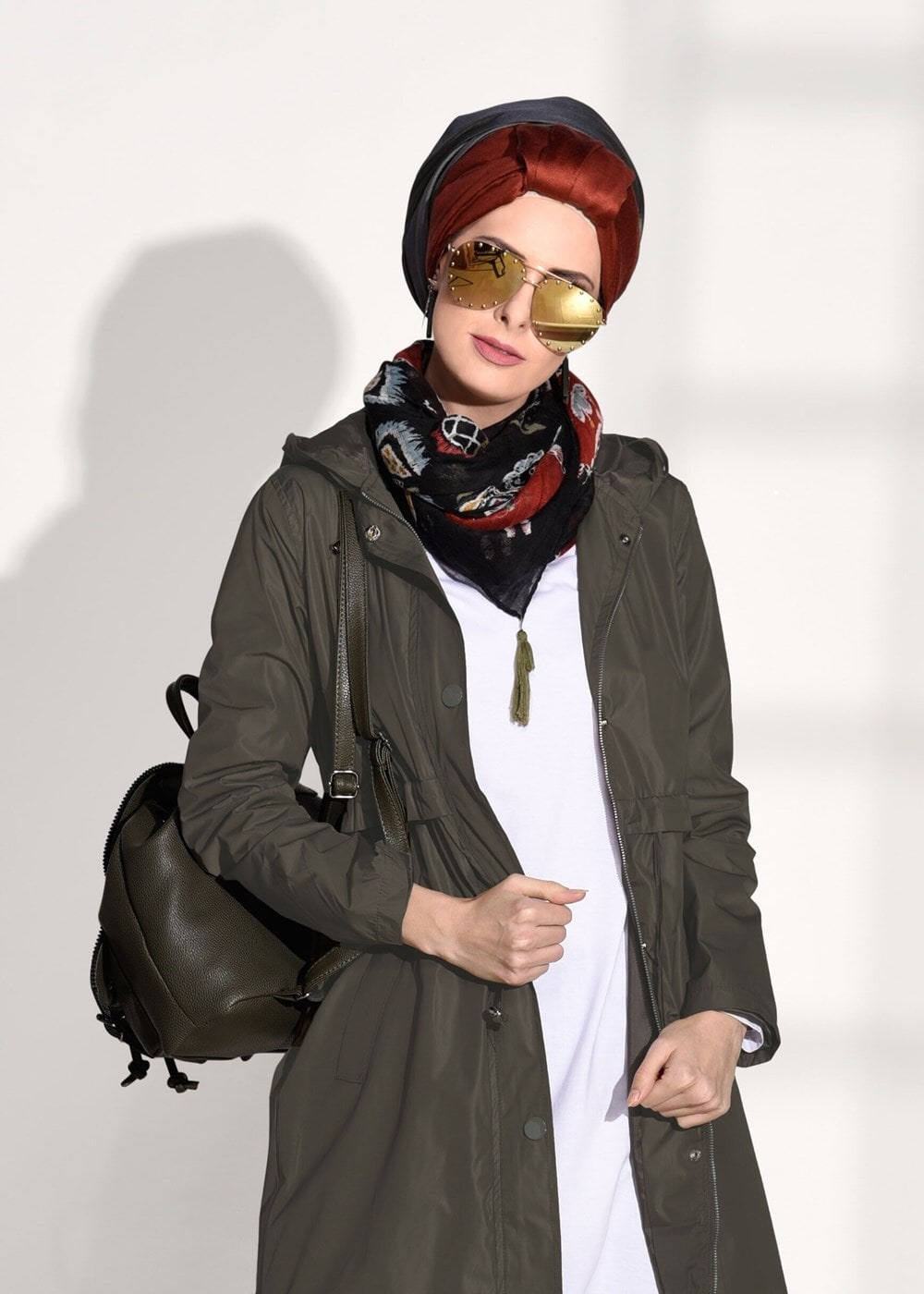 Tesettür giyim HAKİ BELDEN BAĞCIKLI KAPÜŞONLU TRENÇKOT T 2008