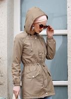 Tesettür giyim KAHVE KAPÜŞONLU BELİ BÜZGÜLÜ SPOR TRENÇKOT 4108 