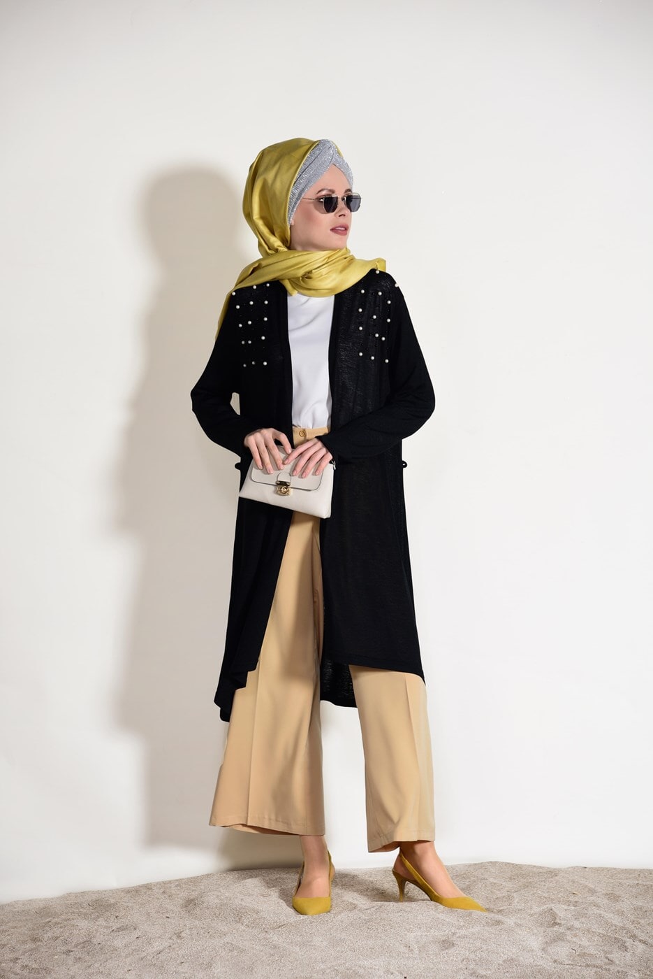 Tesettür giyim SİYAH İNCİ DETAYLI HIRKA 200832 