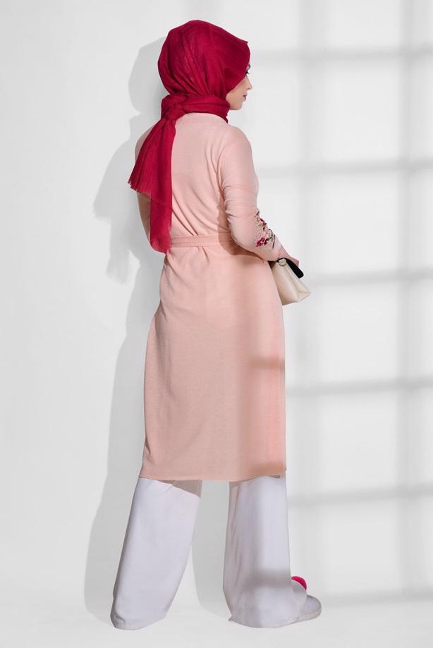 Tesettür giyim  KOL KISMI NAKIŞ DETAYLI HIRKA 19102 - TRENDTESETTÜR