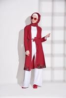 Tesettür giyim KIRMIZI ETEK UCU NAKIŞ DETAYLI HIRKA 34161