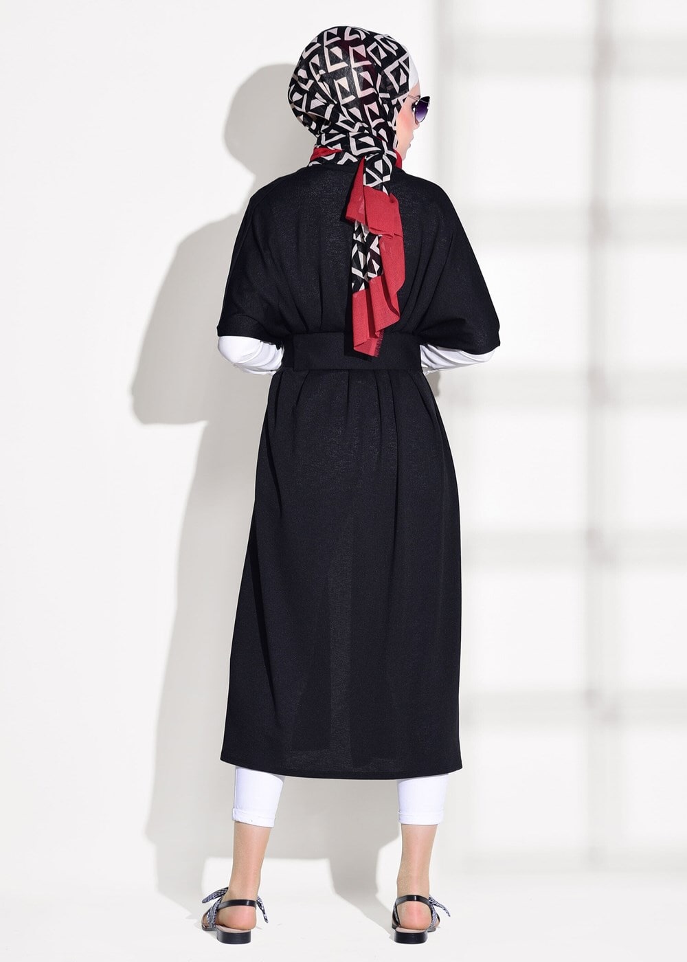 Tesettür giyim SİYAH KEMER DETAYLI UZUN HIRKA 44761