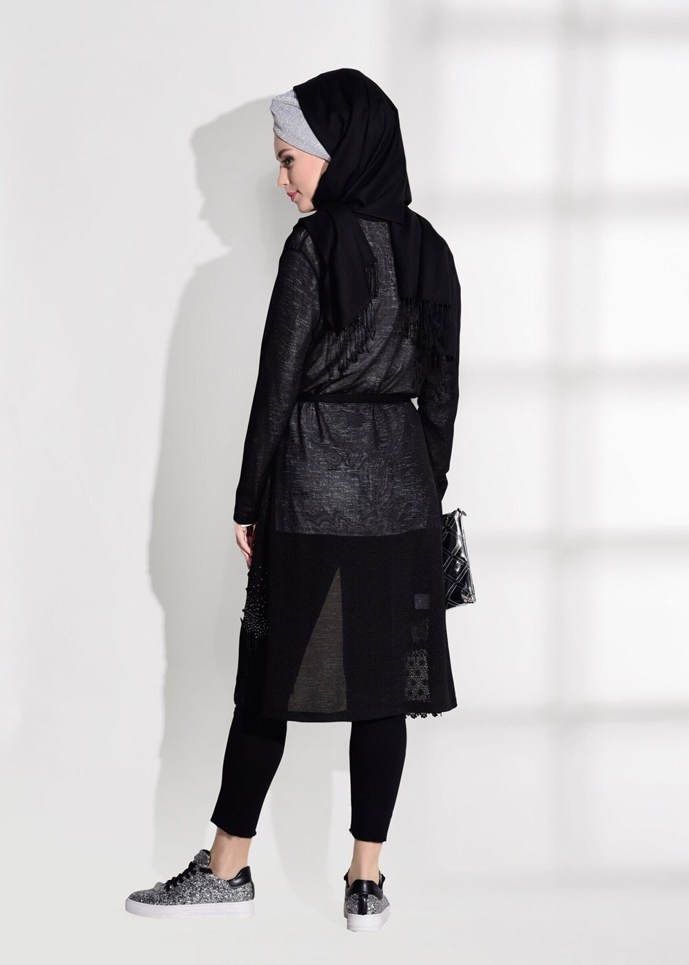 Tesettür giyim SİYAH ETEK UCU GÜPÜR DETAYLI HIRKA 48102