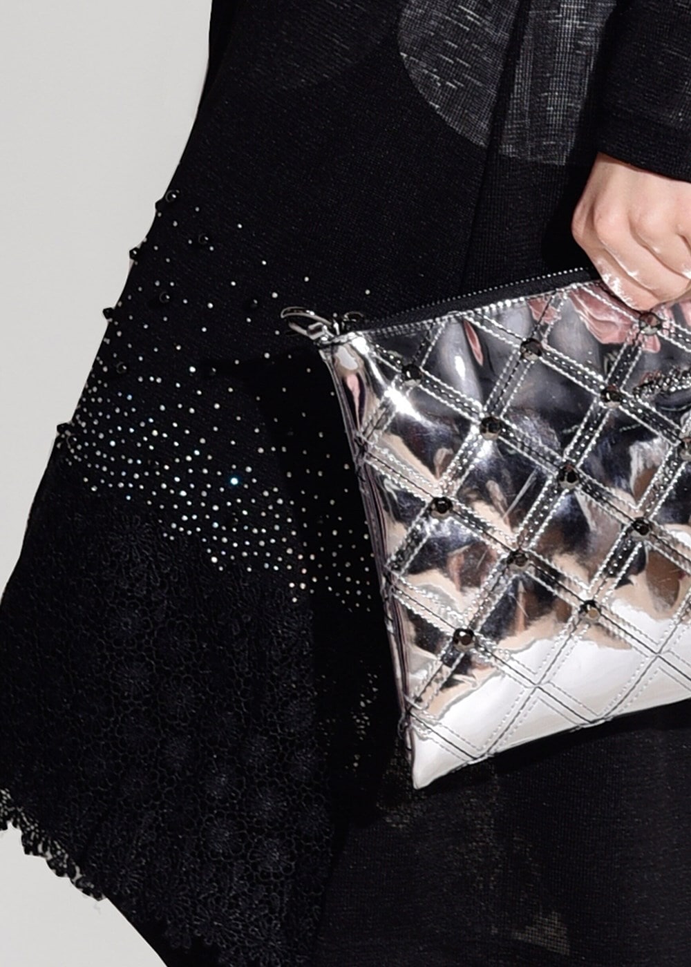 Tesettür giyim SİYAH ETEK UCU GÜPÜR DETAYLI HIRKA 48102