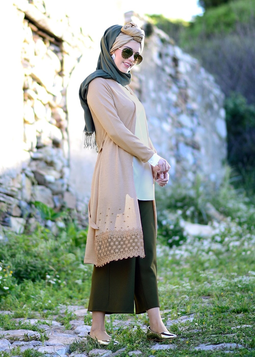 Tesettür giyim BEJ ETEK UCU GÜPÜR DETAYLI HIRKA 48102