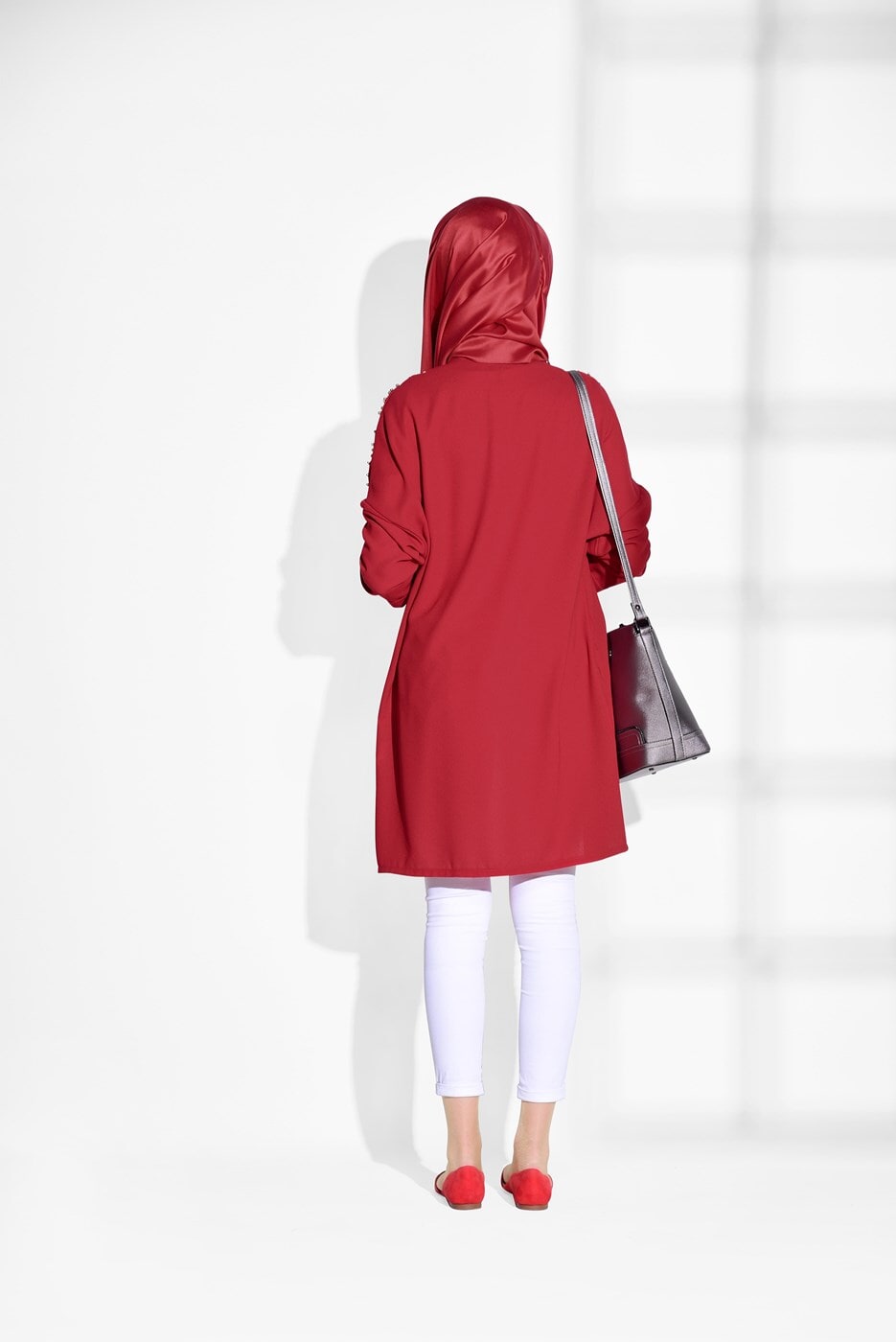 Tesettür giyim KIRMIZI TAŞ BONCUK DETAYLI HIRKA 52861 