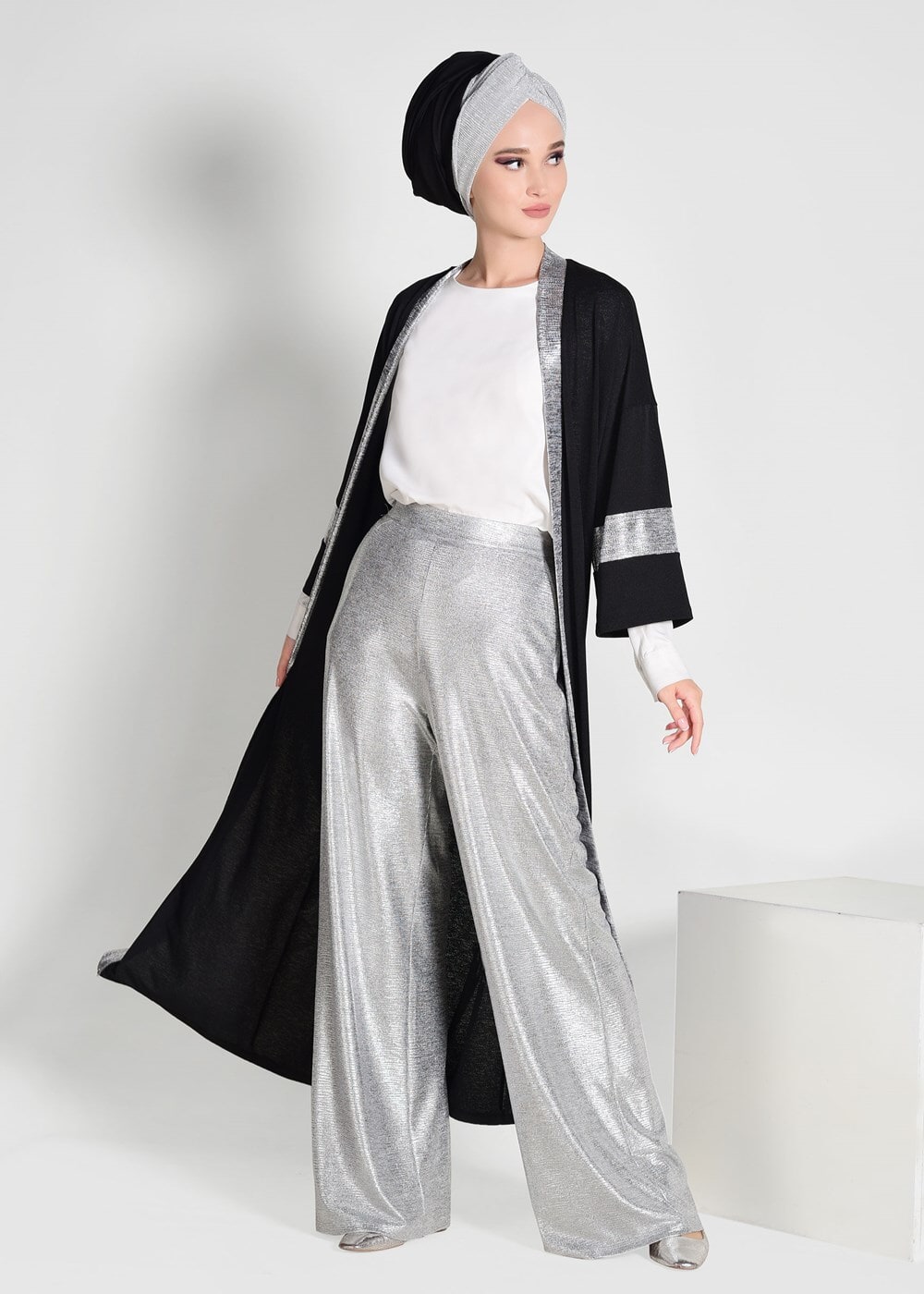 Tesettür giyim SİYAH SİMLİ ŞERİT DETAYLI HIRKA 75571