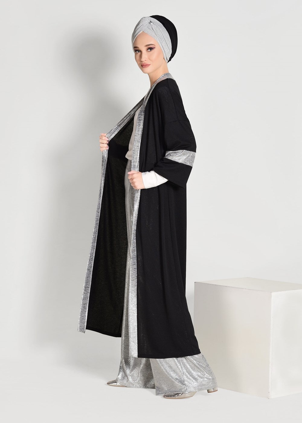 Tesettür giyim SİYAH SİMLİ ŞERİT DETAYLI HIRKA 75571