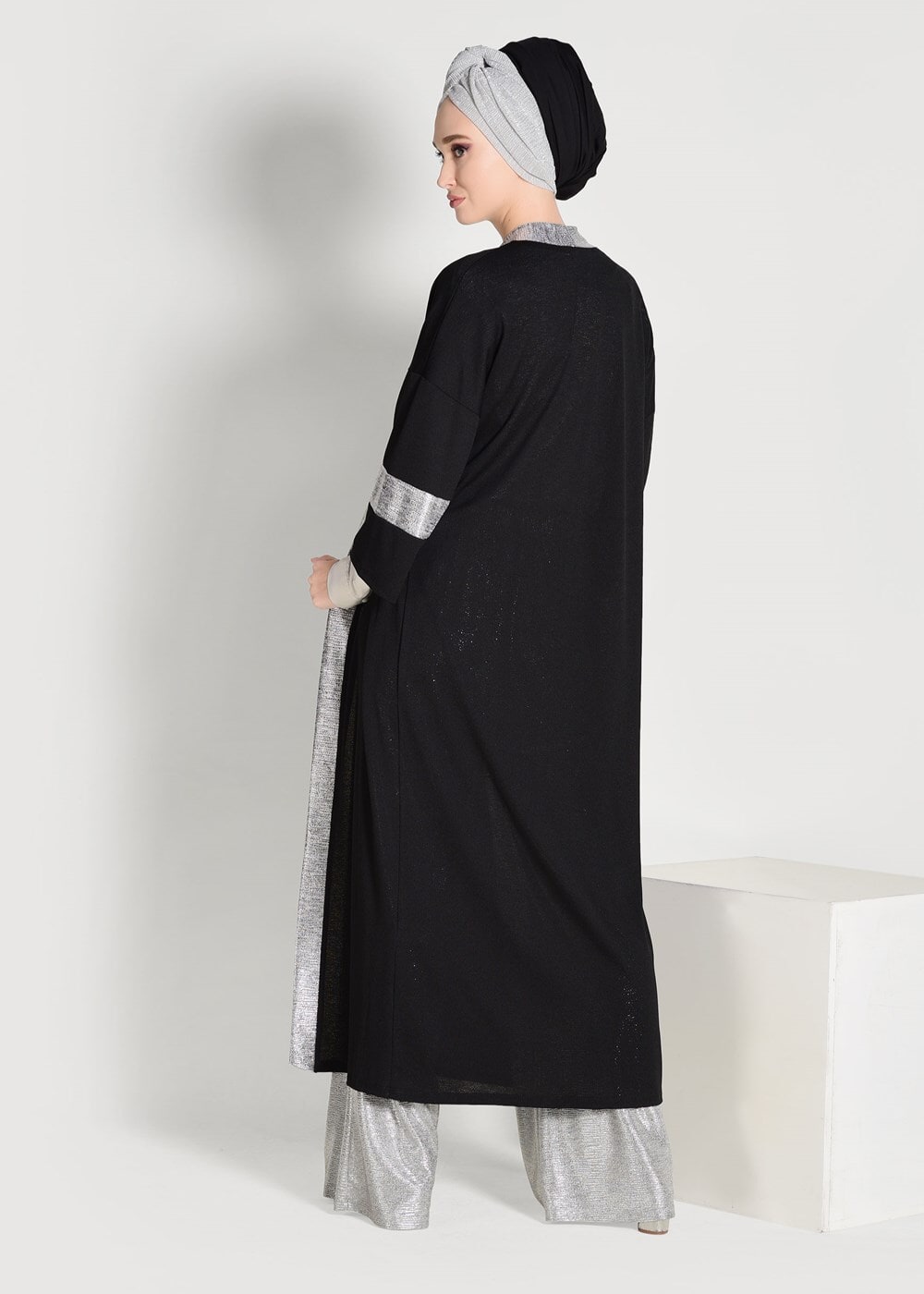 Tesettür giyim SİYAH SİMLİ ŞERİT DETAYLI HIRKA 75571