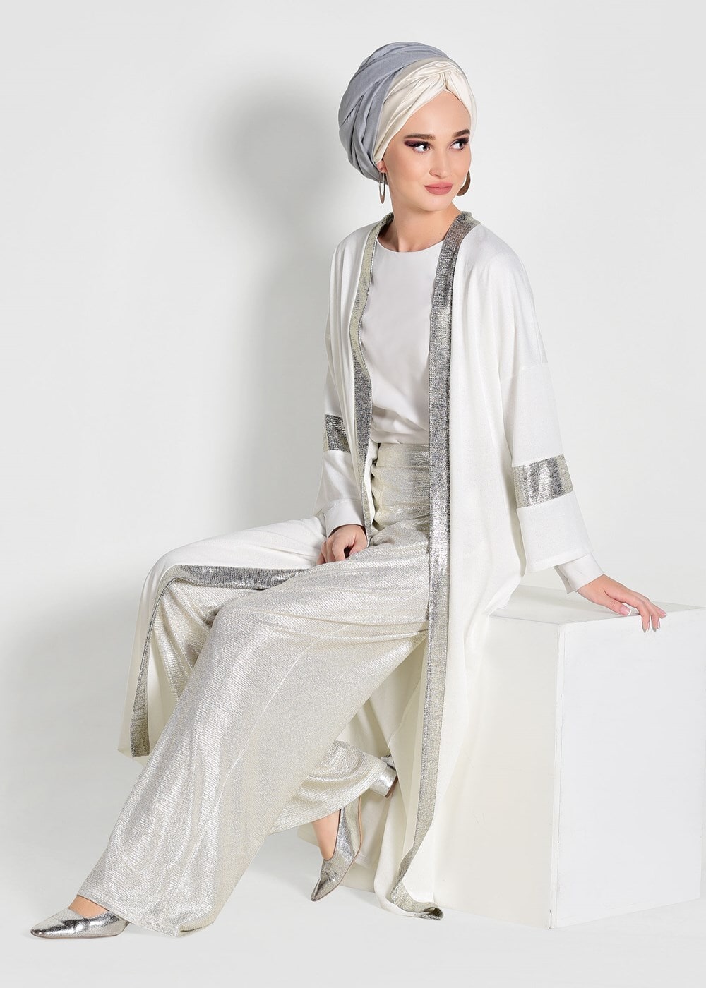 Tesettür giyim EKRU SİMLİ ŞERİT DETAYLI HIRKA 75571