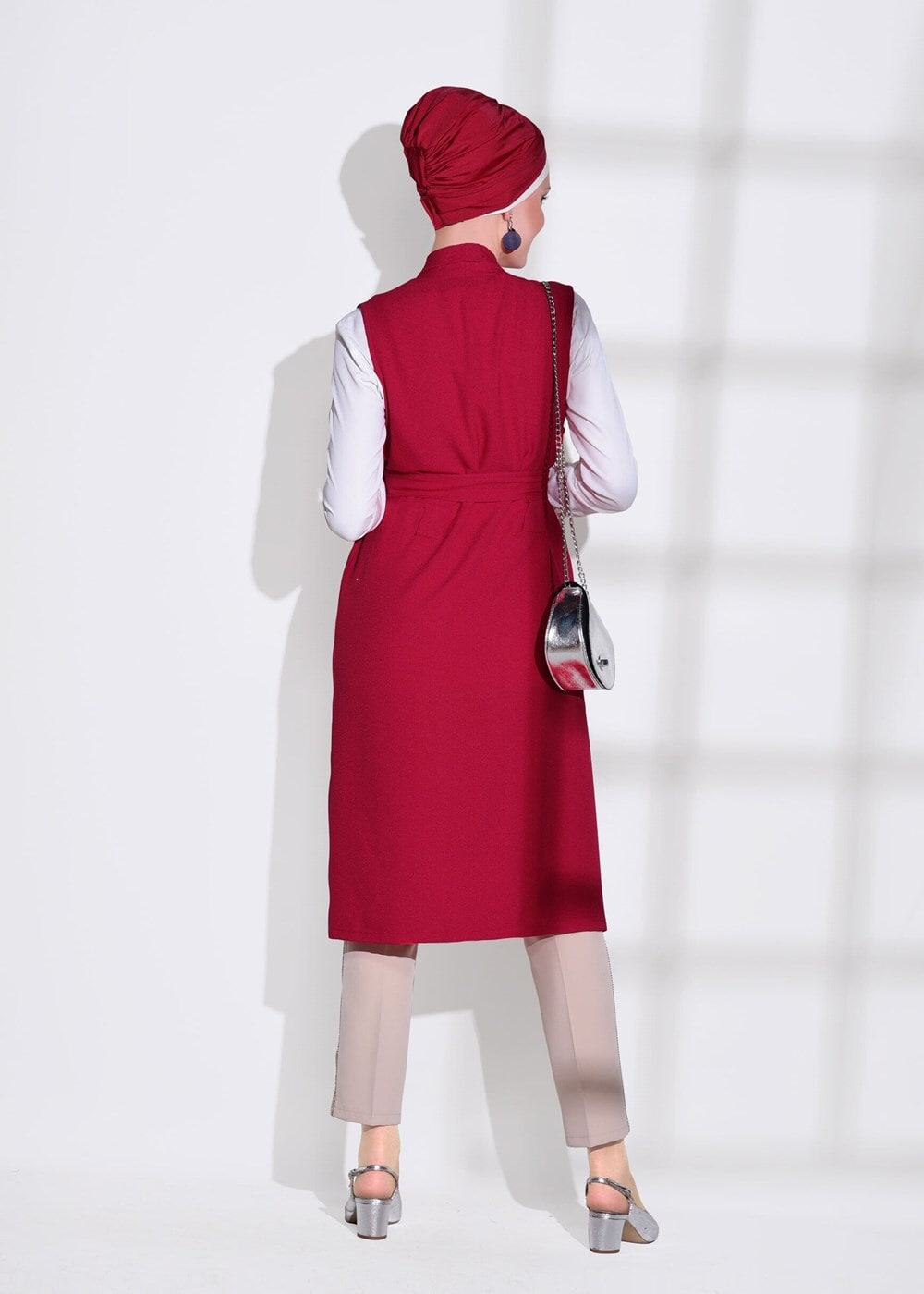 Tesettür giyim KIRMIZI CEPLERİ TAŞ SİM DETAYLI YELEK 70361