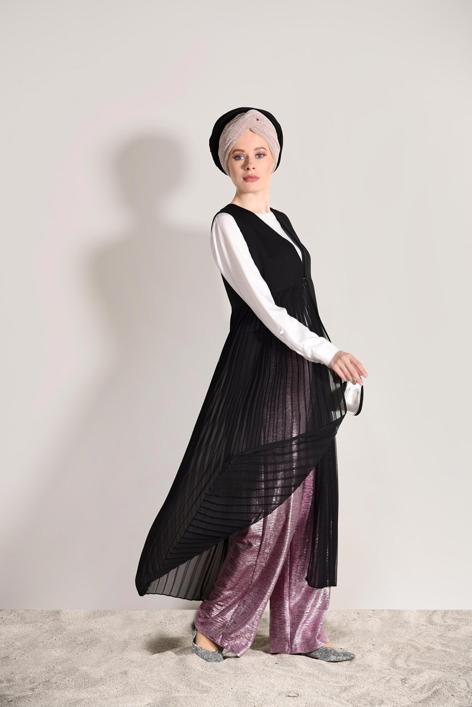 Tesettür giyim SİYAH T 6128 Mısra-Pilise Detaylı Yelek