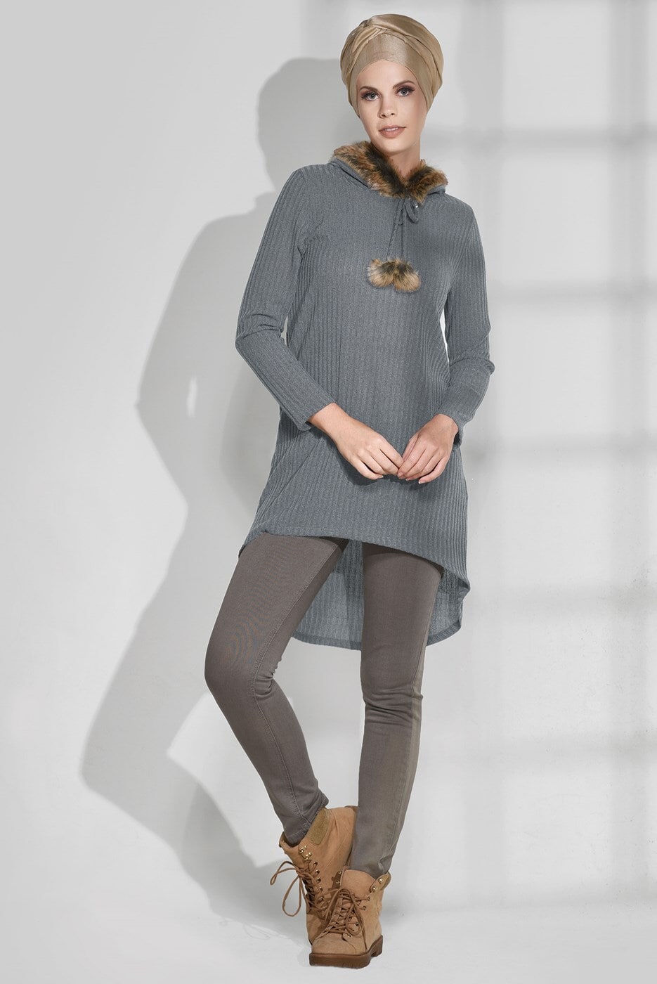 Tesettür giyim GRİ KÜRK YAKA TUNİK 00351 