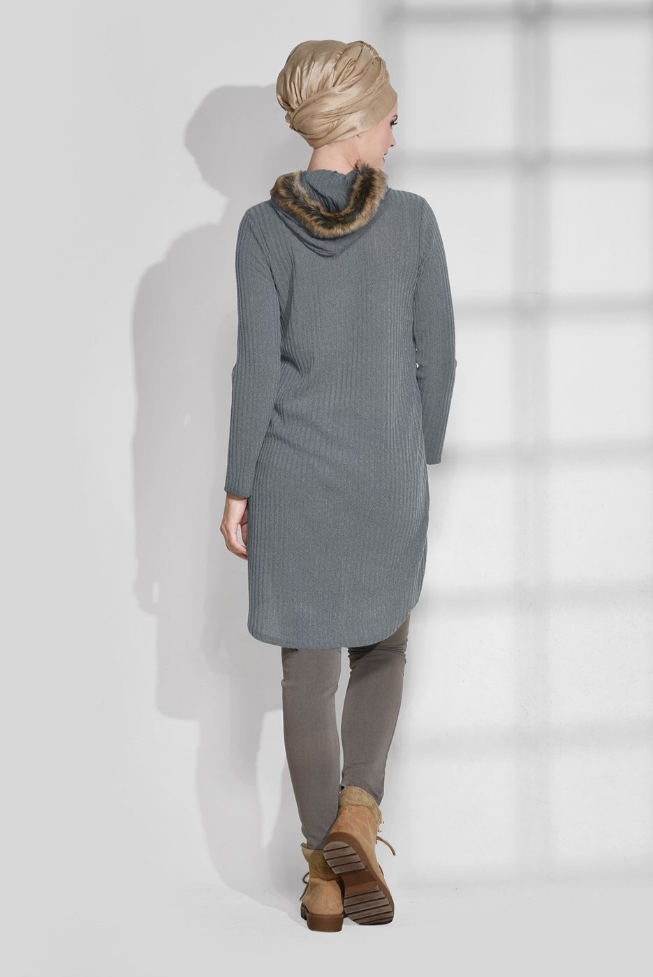 Tesettür giyim GRİ KÜRK YAKA TUNİK 00351 