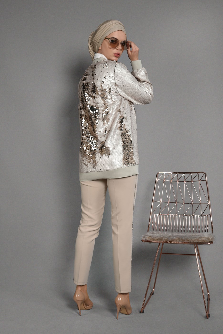 Tesettür giyim BEJ ÖNDEN FERMUARLI PUL PAYET CEKET T 64681