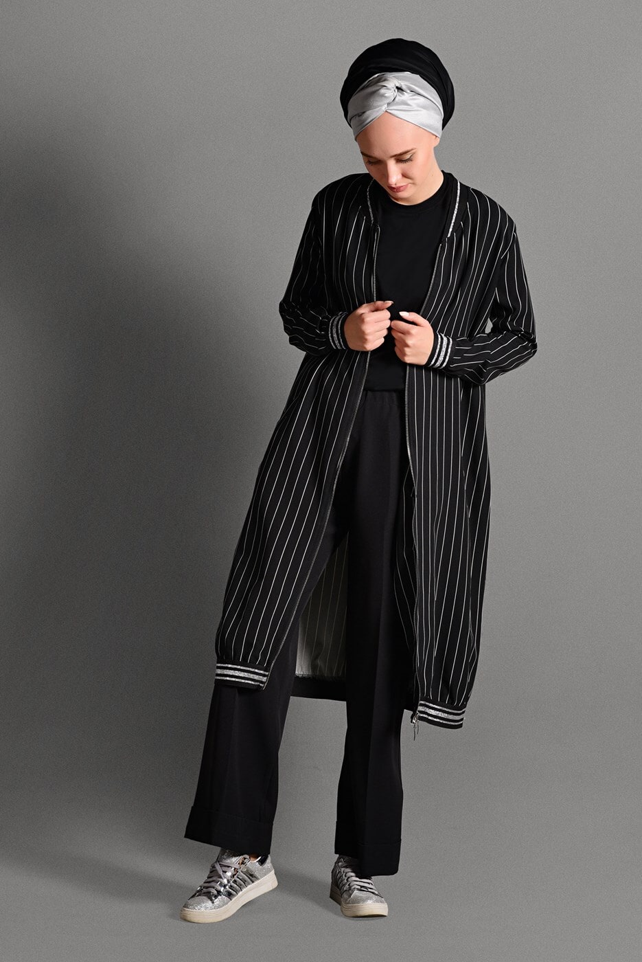 Tesettür giyim SİYAH FERMUARLI ÇİZGİLİ CEKET 0406