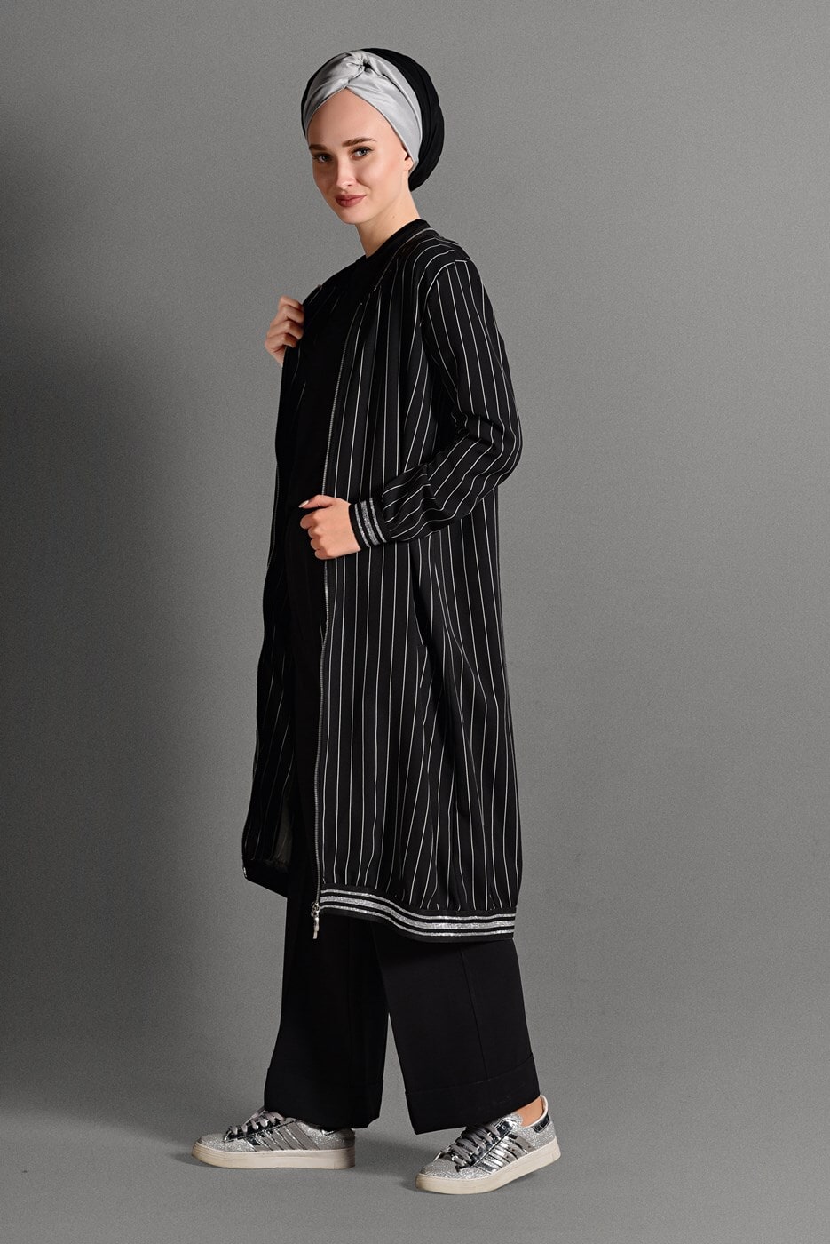 Tesettür giyim SİYAH FERMUARLI ÇİZGİLİ CEKET 0406