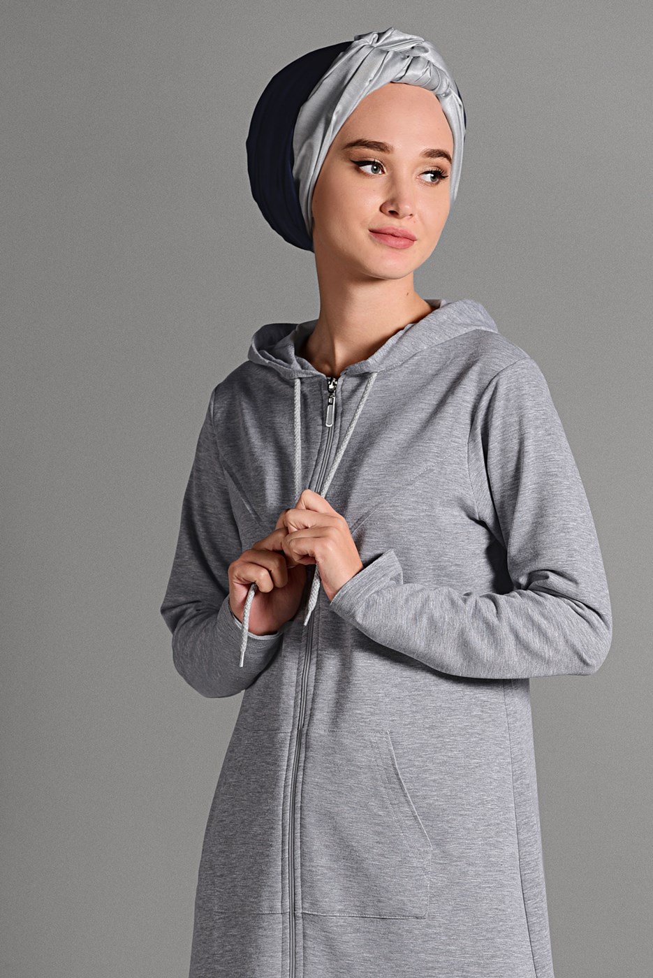 Tesettür giyim GRİ FERMUAR DETAYLI KAPÜŞONLU CEKET 4918 