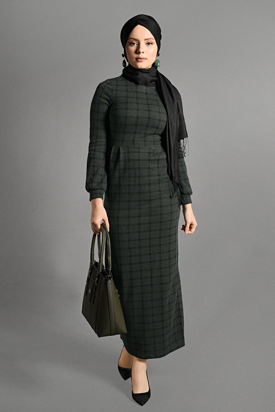 Tesettür giyim HAKİ CEP DETAYLI EKOSE DESENLİ ELBİSE 8793-3 