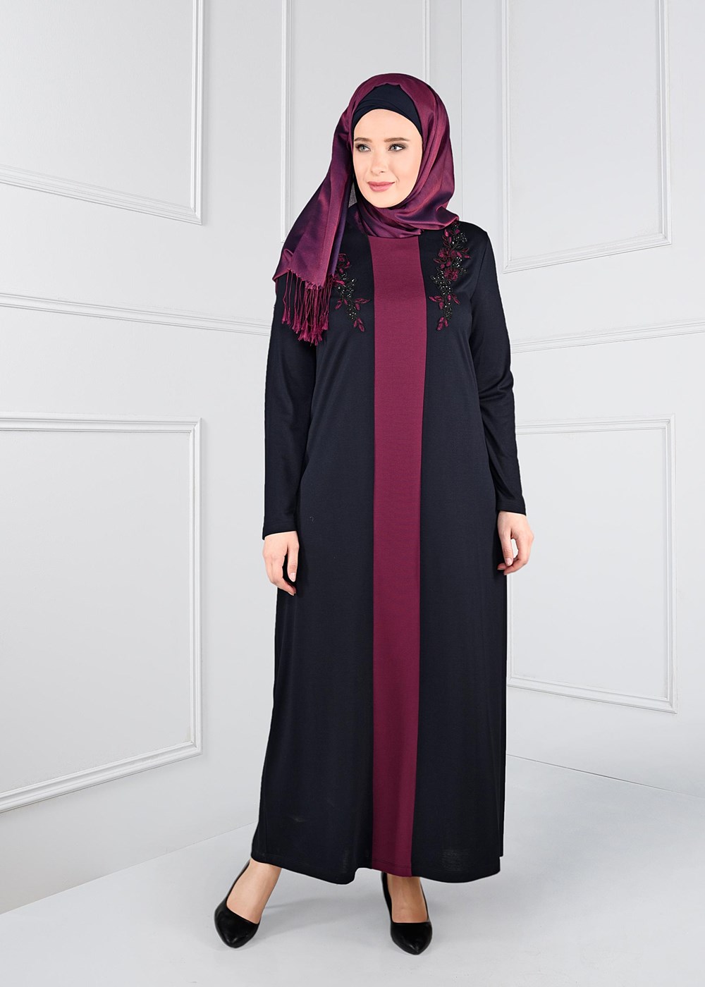 Vêtements hijab BLEU MARINE ROBE À BRODÉE 2742	