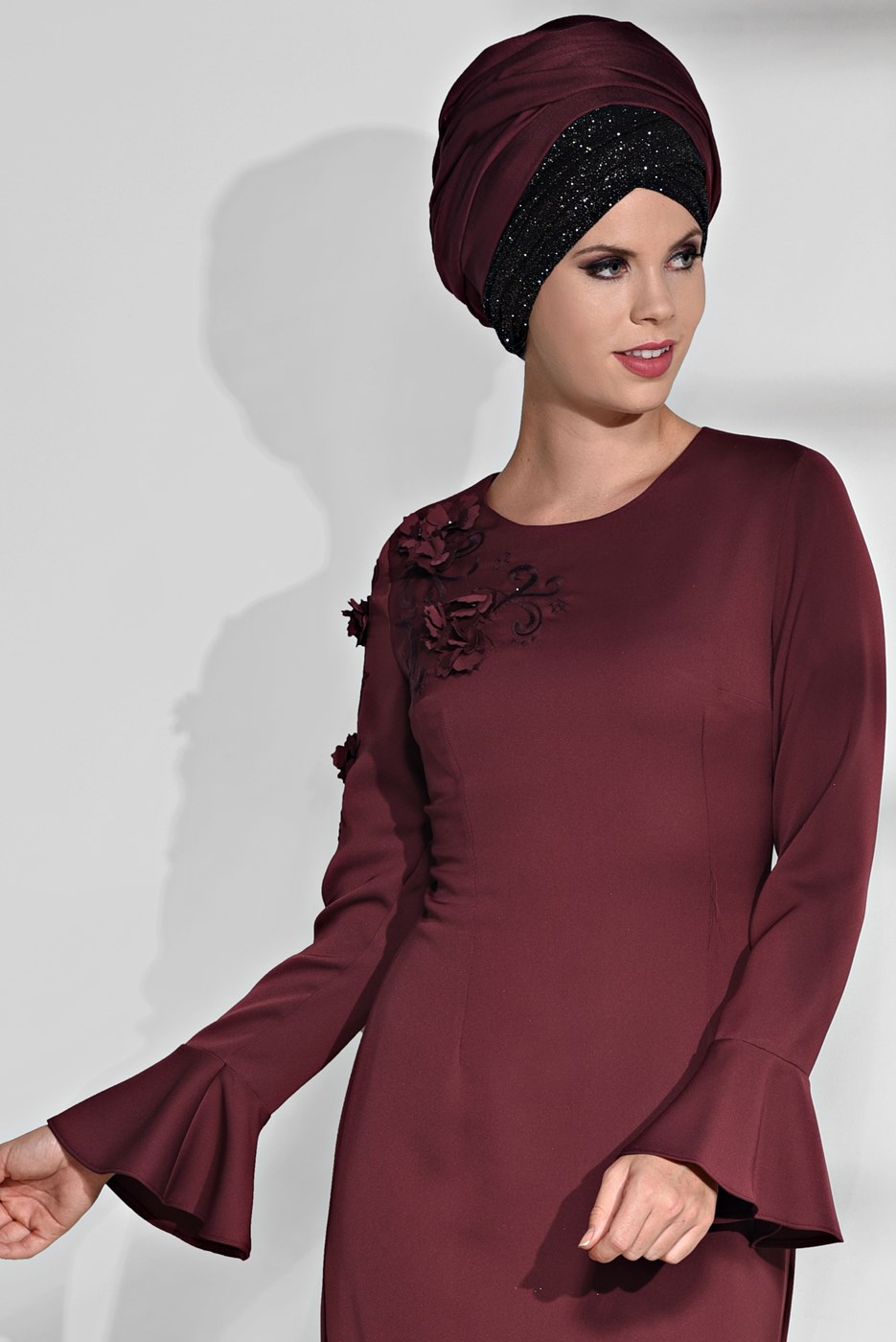Tesettür giyim BORDO ÇİÇEK İŞLEMELİ DAR ELBİSE 4629 