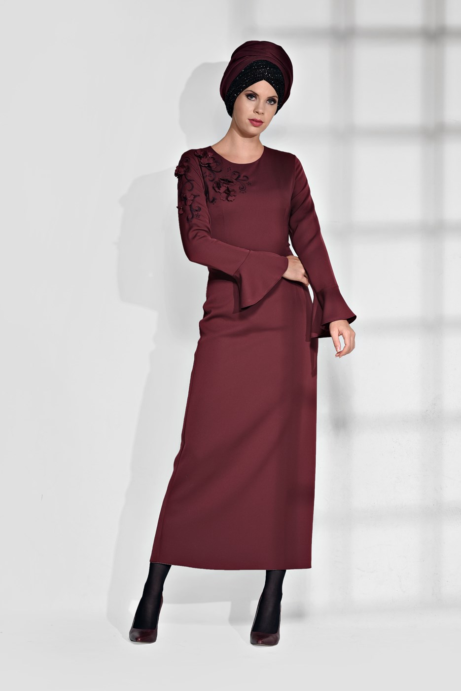 Tesettür giyim BORDO ÇİÇEK İŞLEMELİ DAR ELBİSE 4629 