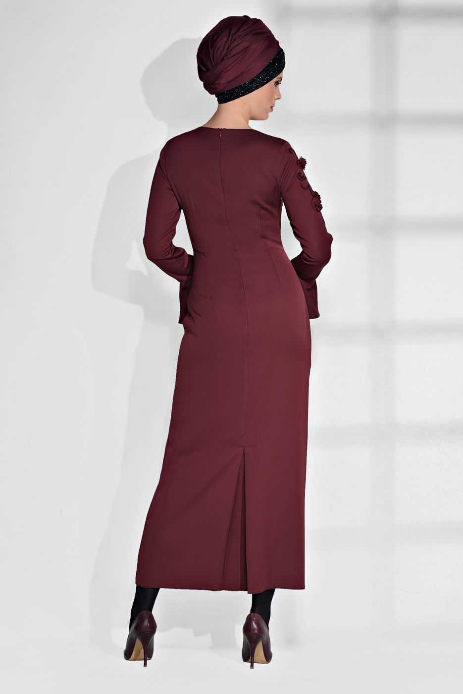Tesettür giyim BORDO ÇİÇEK İŞLEMELİ DAR ELBİSE 4629 