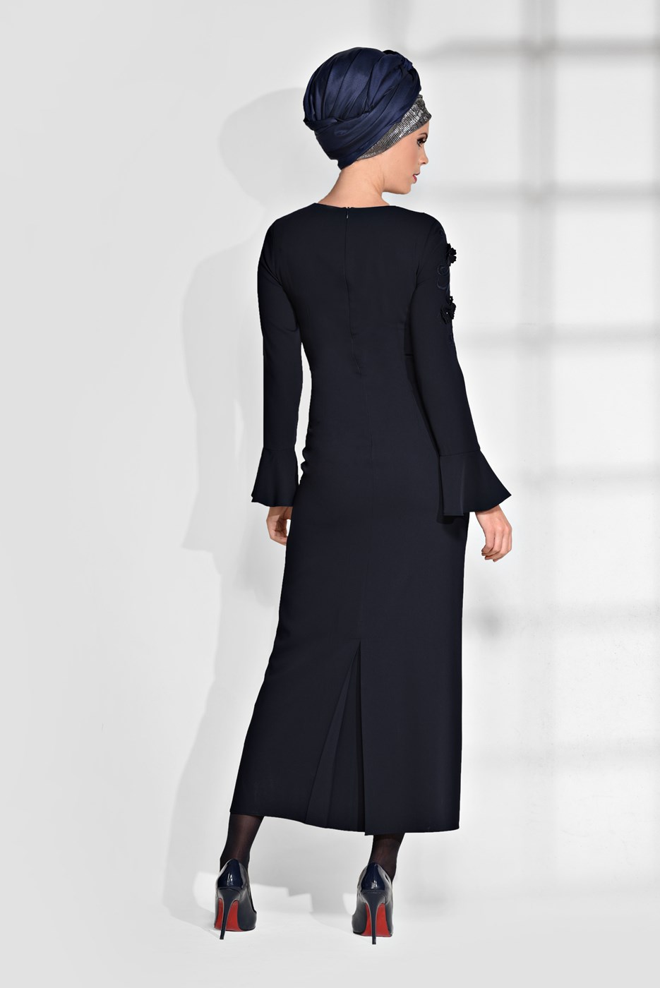 Tesettür giyim LACİVERT ÇİÇEK İŞLEMELİ DAR ELBİSE 4629 