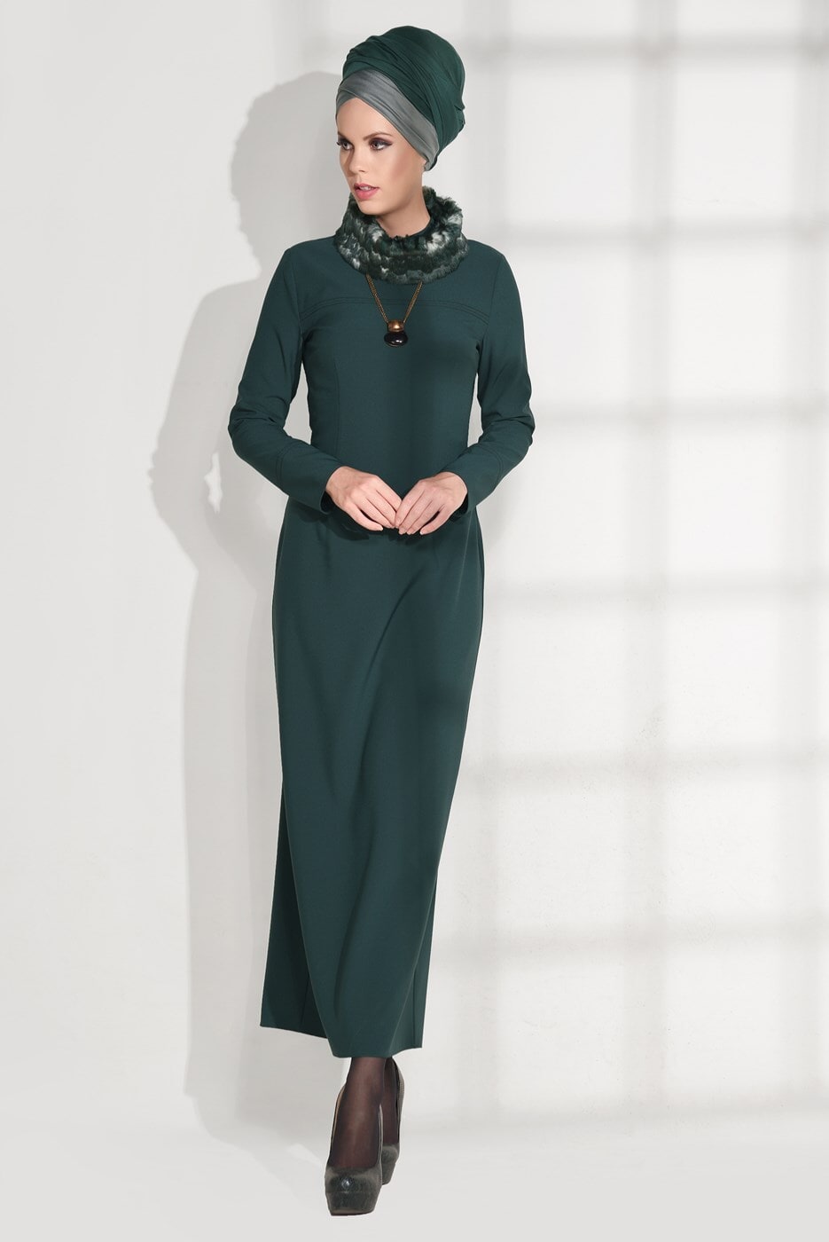 Tesettür giyim MAVİ KÜRK YAKALI DAR ELBİSE 4846 