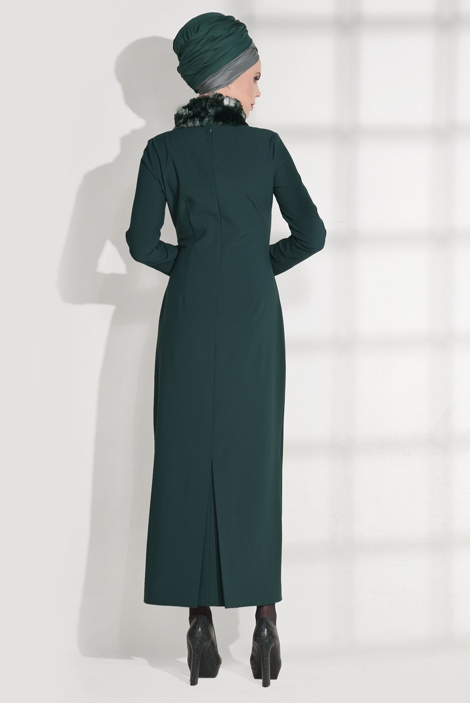Tesettür giyim MAVİ KÜRK YAKALI DAR ELBİSE 4846 