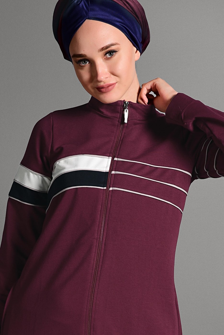 Tesettür giyim BORDO ÇİZGİ DESENLİ SPOR FERACE 6428