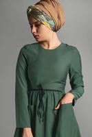 Tesettür giyim YEŞİL CEPLİ BELİ BAĞCIKLI ELBİSE 8244 