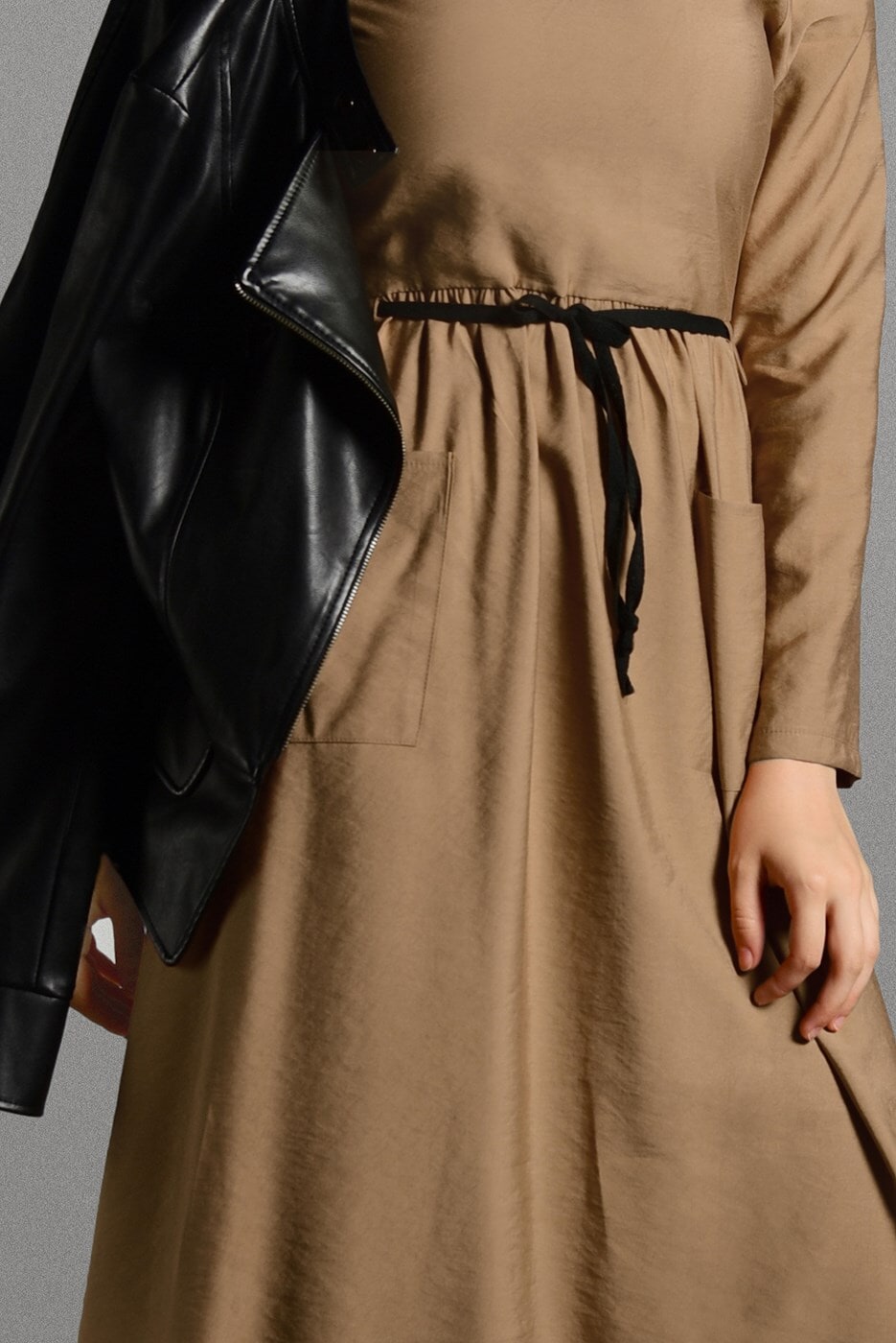 Tesettür giyim TURUNCU CEPLİ BELİ BAĞCIKLI ELBİSE 8244 