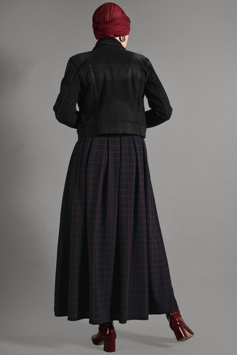 Tesettür giyim SİYAH EKOSE DESENLİ ETEK 008-1