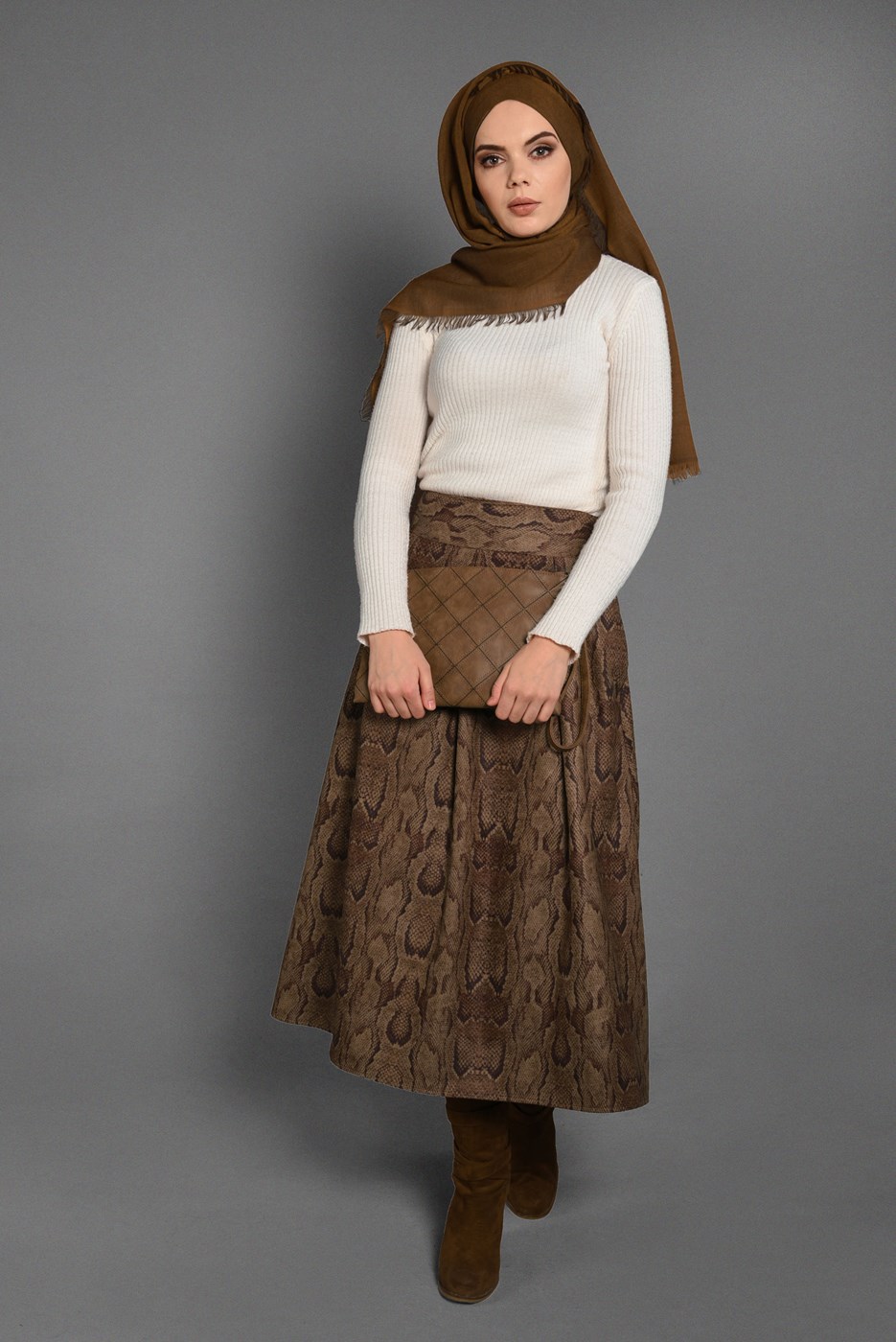 Tesettür giyim BORDO YILAN DERİSİ DESENLİ ETEK 976 