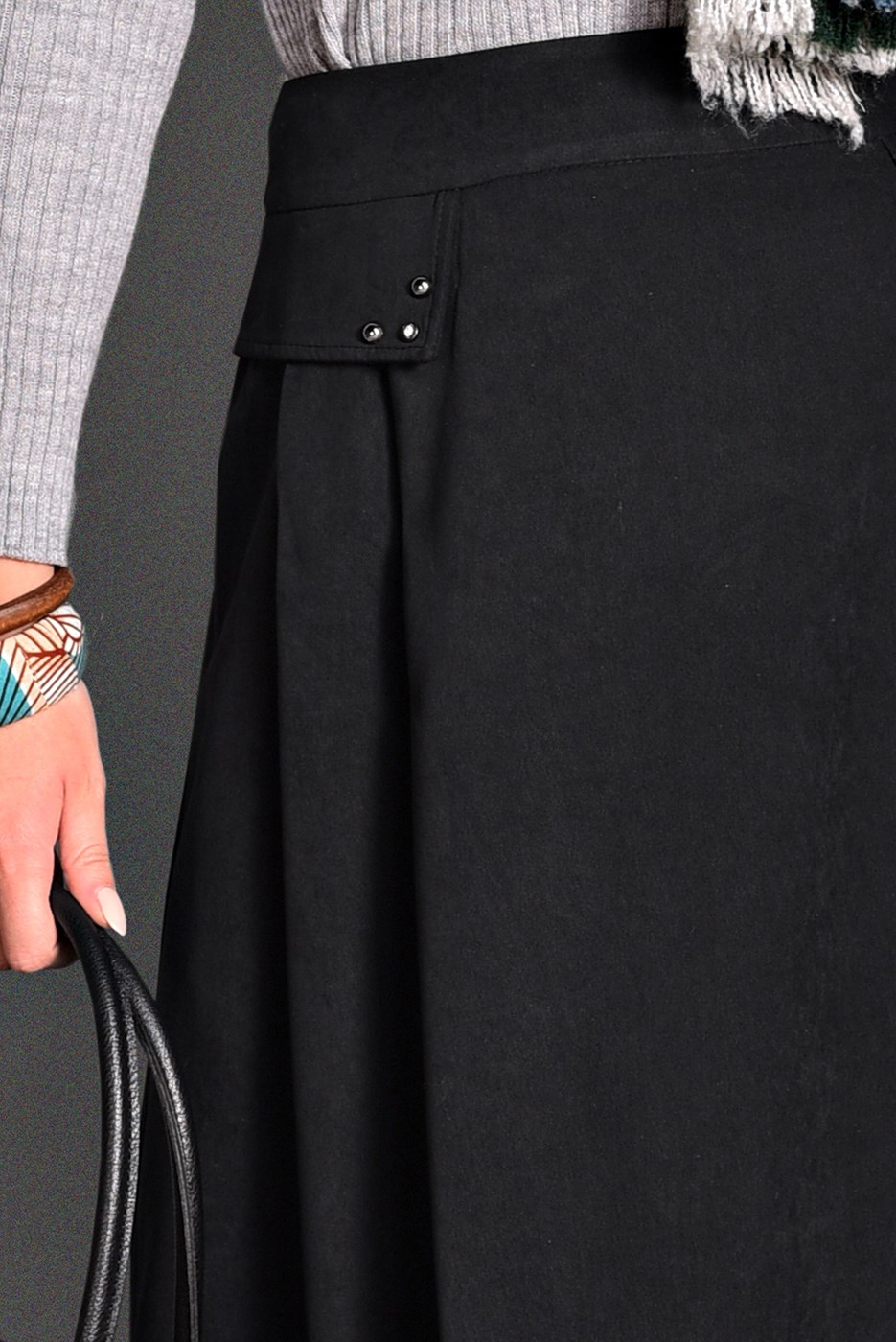 Tesettür giyim SİYAH ZIMBA DETAYLI KLOŞ ETEK 6134 