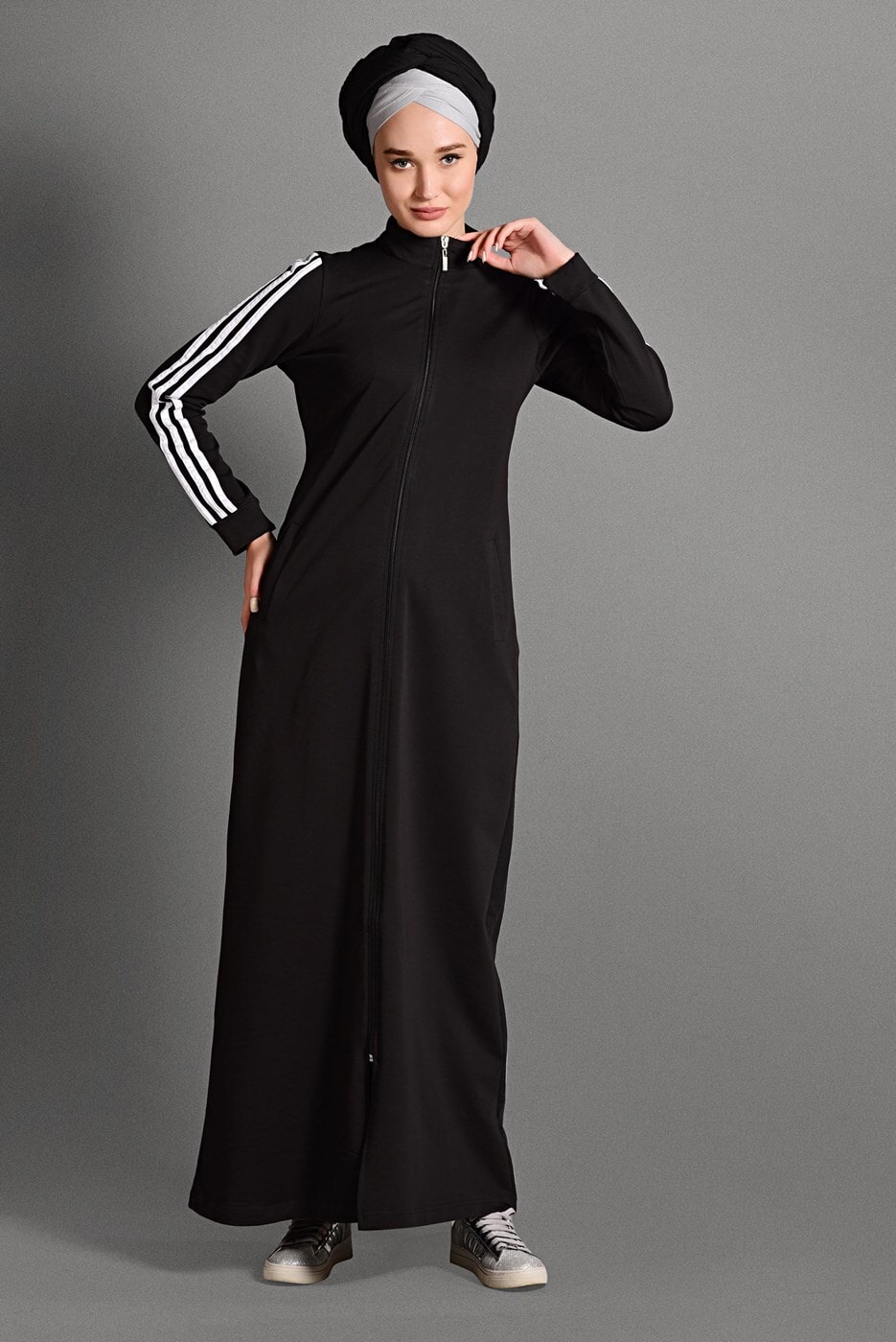 Tesettür giyim SİYAH FERMUARLI ÇİZGİ DETAYLI SPOR FERACE 8028 