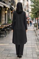 Tesettür giyim SİYAH DÜĞMELİ HIRKA T 2848