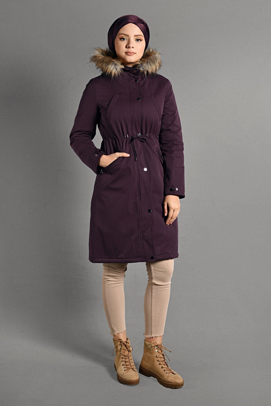 Tesettür giyim MÜRDÜM KAPÜŞONLU FERMUAR DETAYLI KABAN  053 