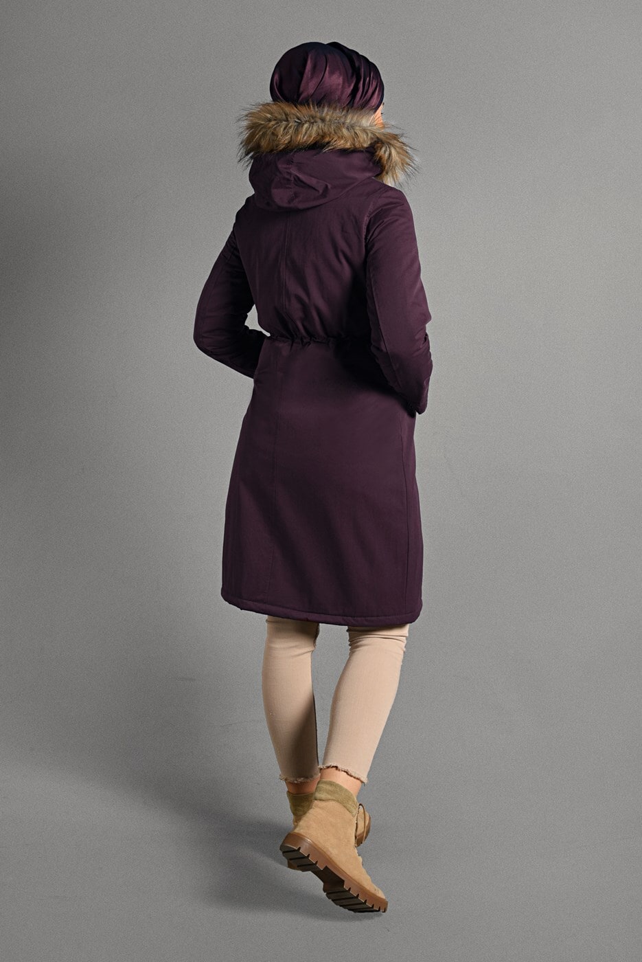 Tesettür giyim MÜRDÜM KAPÜŞONLU FERMUAR DETAYLI KABAN  053 