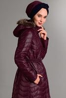 Vêtements hijab ROUGE BORDEAUX MANTEAU LONG À BOUFFANT AVEC CAPUCHE 4391 