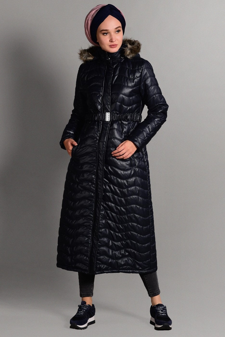 Vêtements hijab BLEU MARINE MANTEAU LONG À BOUFFANT AVEC CAPUCHE 4391 